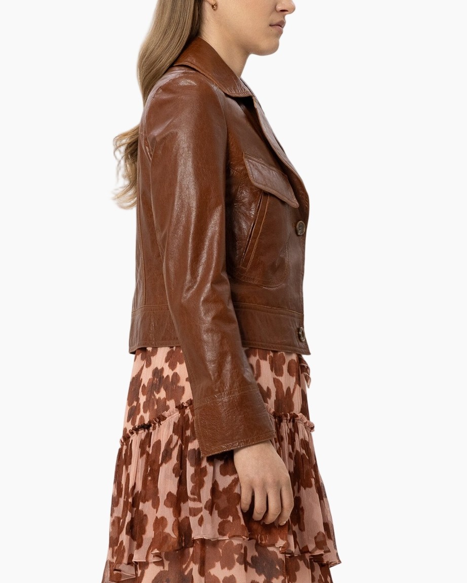 leather jacket, brown, cropped, buttoned, flap pockets