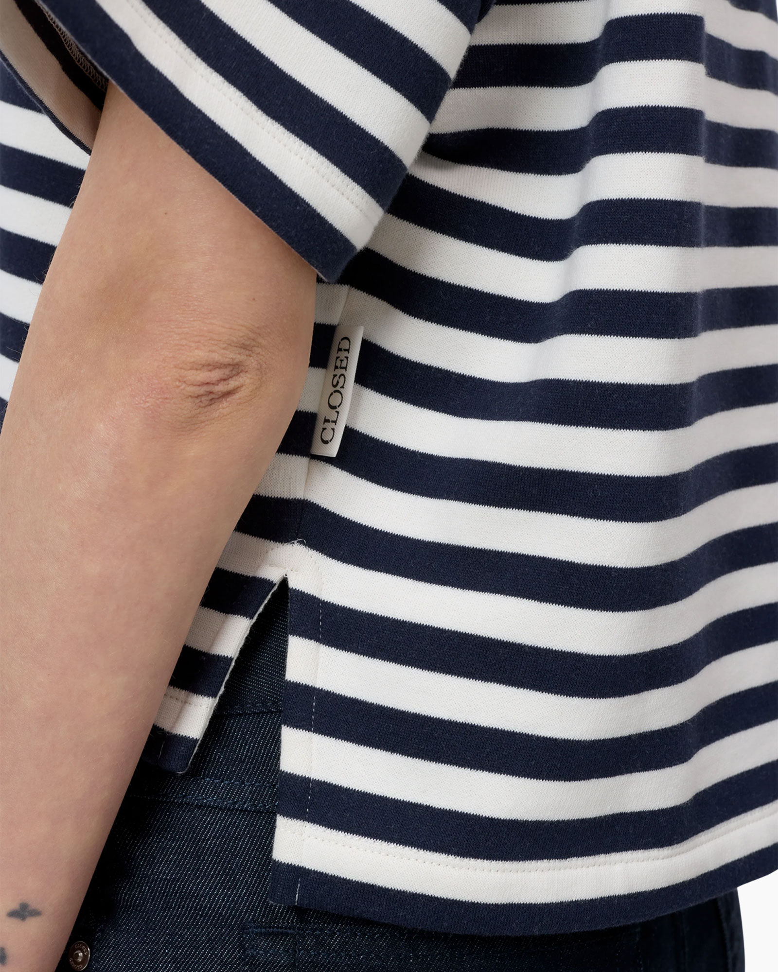 striped shirt, navy white, short sleeve, t-shirt, tagless label