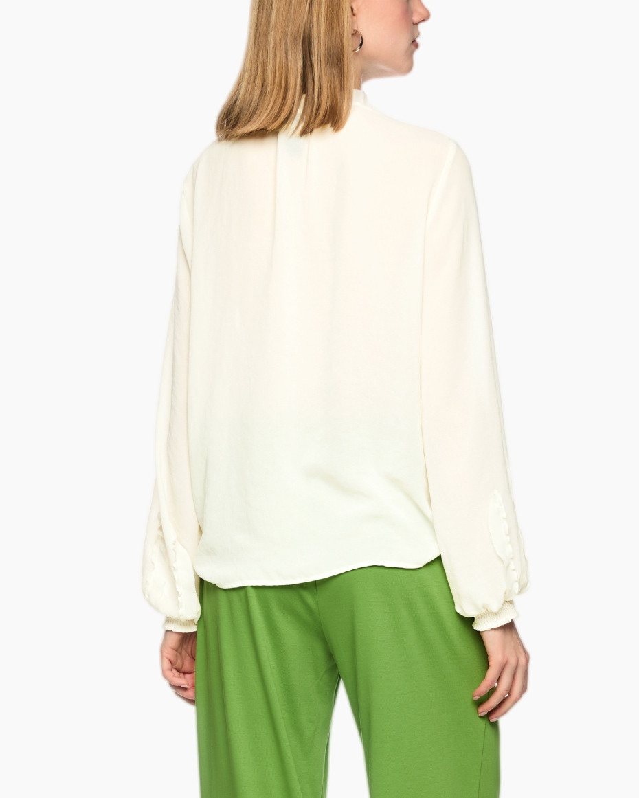 blouse, long-sleeve, crewneck, white, chenille?