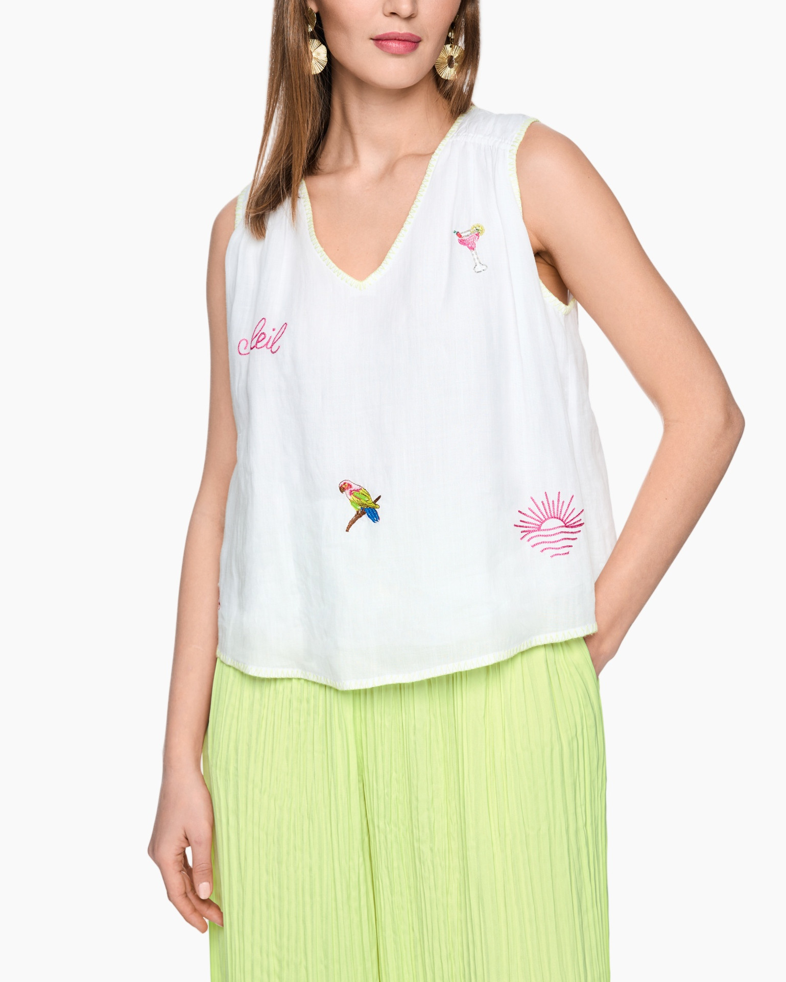white sleeveless top, embroidery, parrot motif, v-neck, loose fit