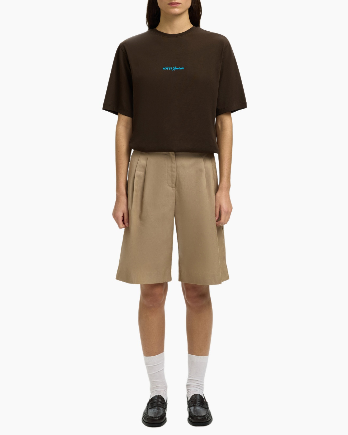 Shorts, Skirt, Person, Shoe, Khaki