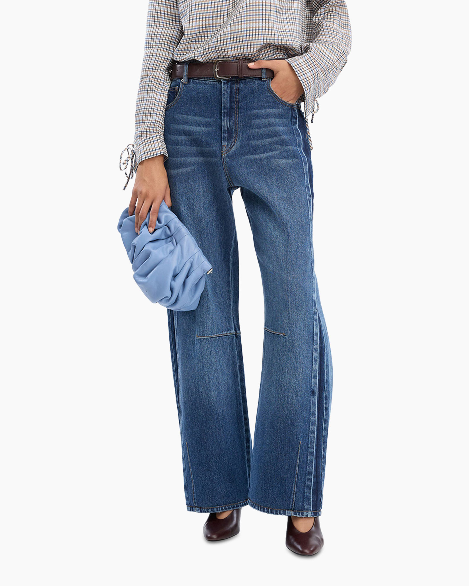 denim jeans, wide legs, high waist, pocket details, brown belt