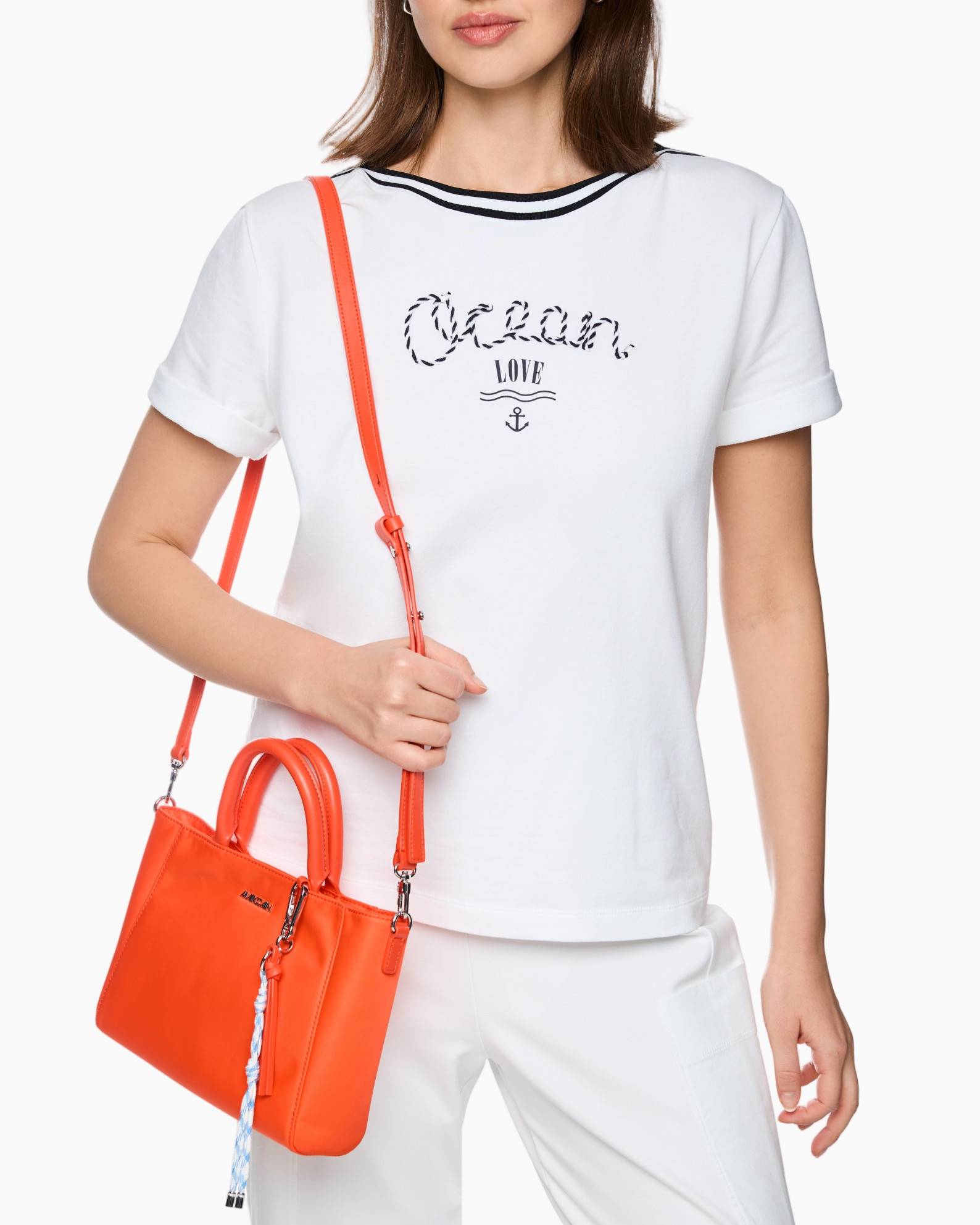 t-shirt, white, short-sleeve, graphic, handbag