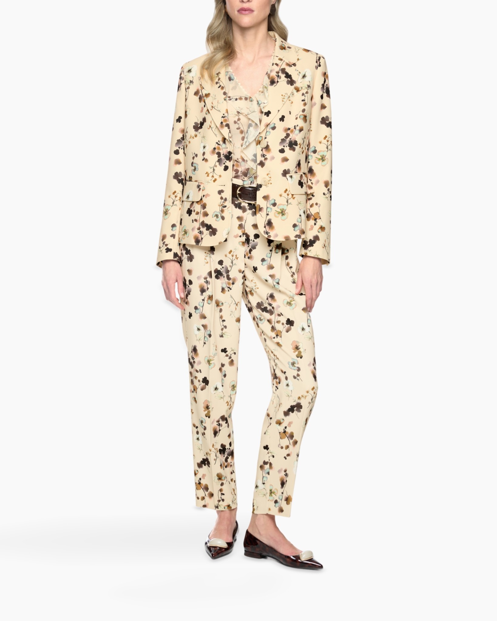 beige floral suit, floral blazer, floral pants, two-piece suit, benign print