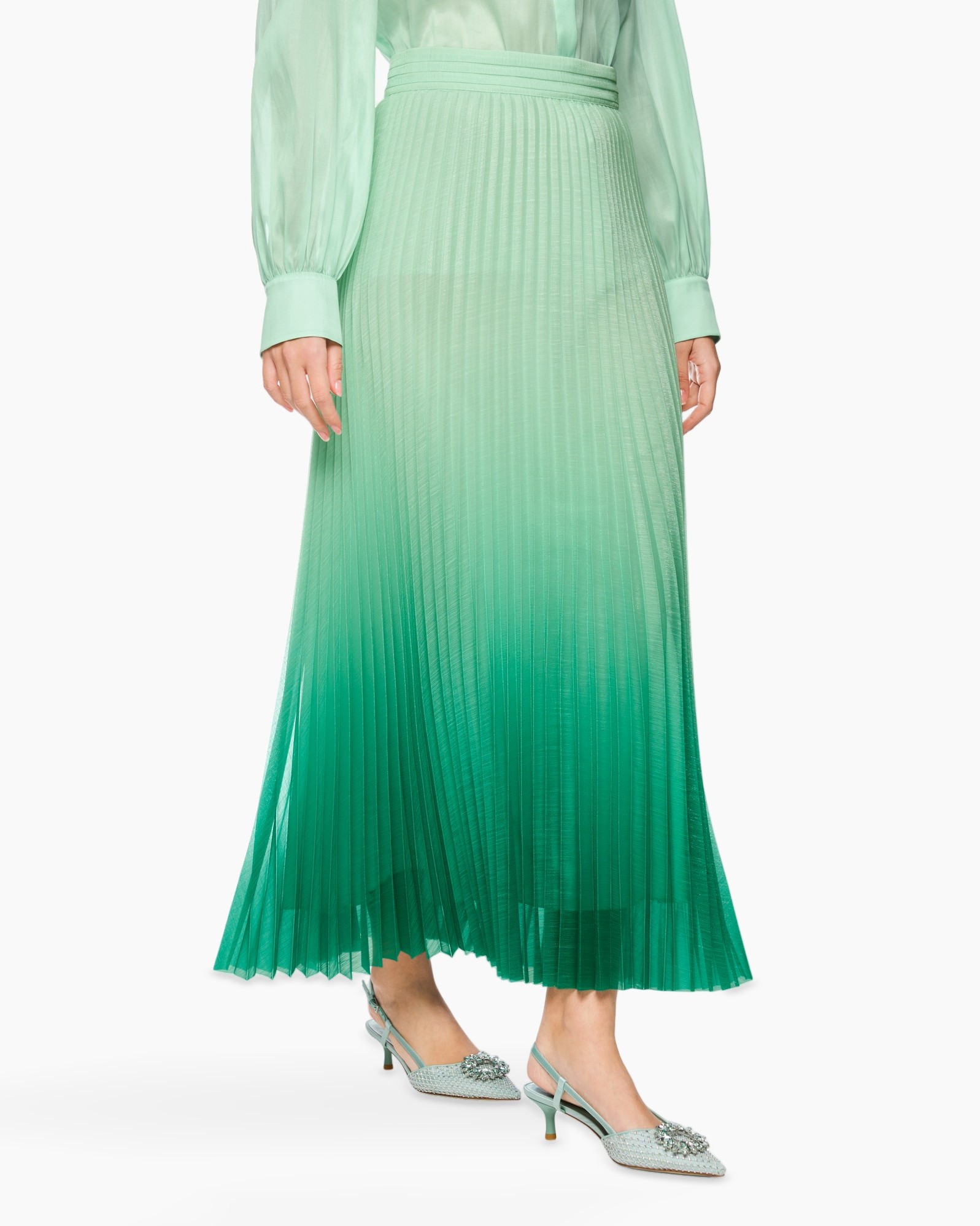 pleated skirt, gradient green, mid-length, midi skirt, slip-on heels