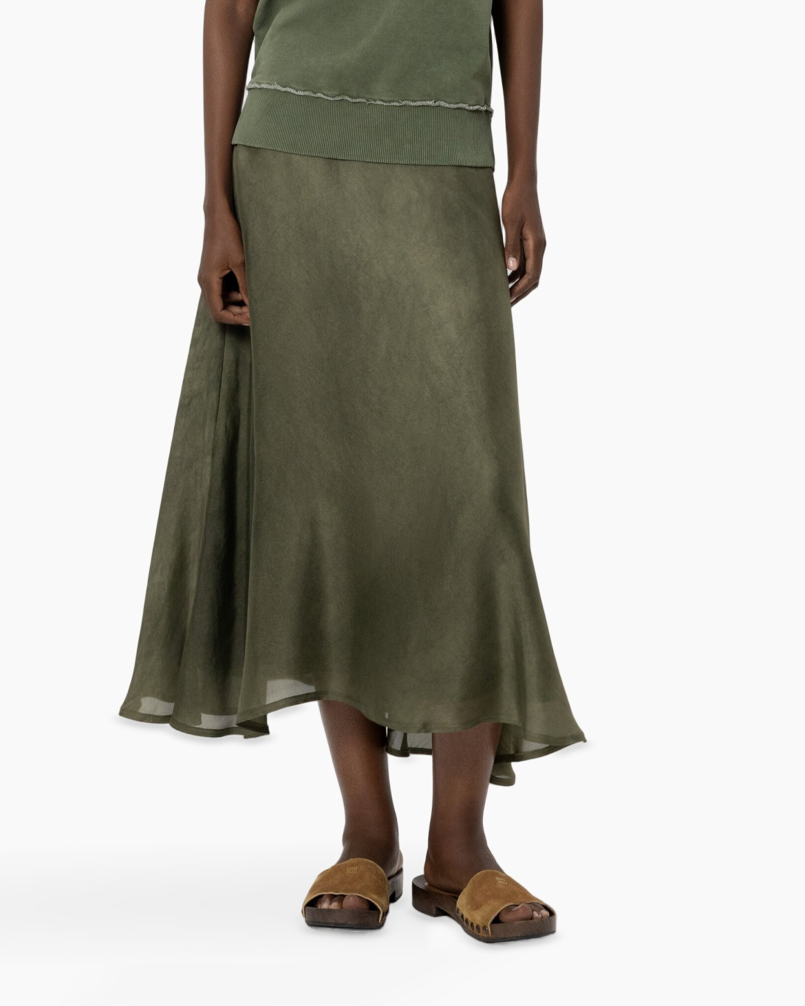 green, maxi skirt, ankle-length, slip-on sandals, linen-blend