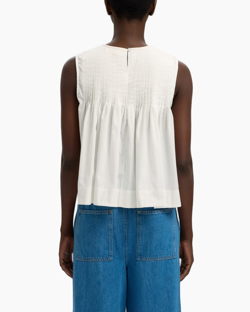 top, pleated, sleeveless, white, blouse