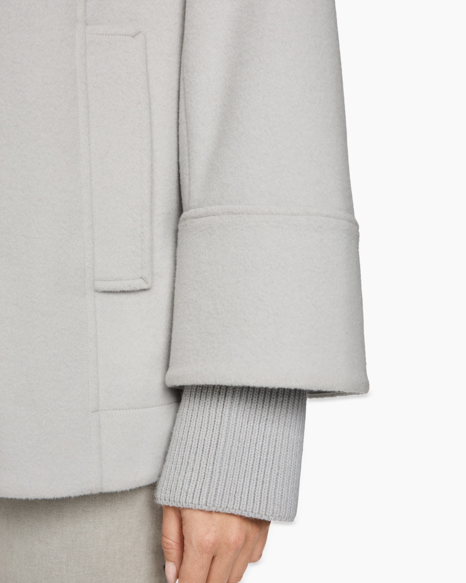 coat, light gray, long sleeve, pocket, knit cuff