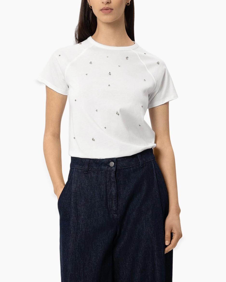 t-shirt, short sleeves, white, embellished, jeans