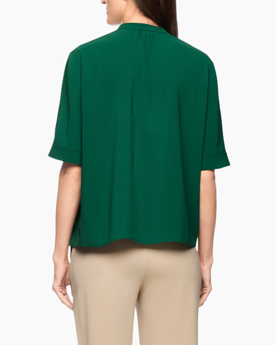 Blouse, Clothing, T-Shirt, Sleeve, Person