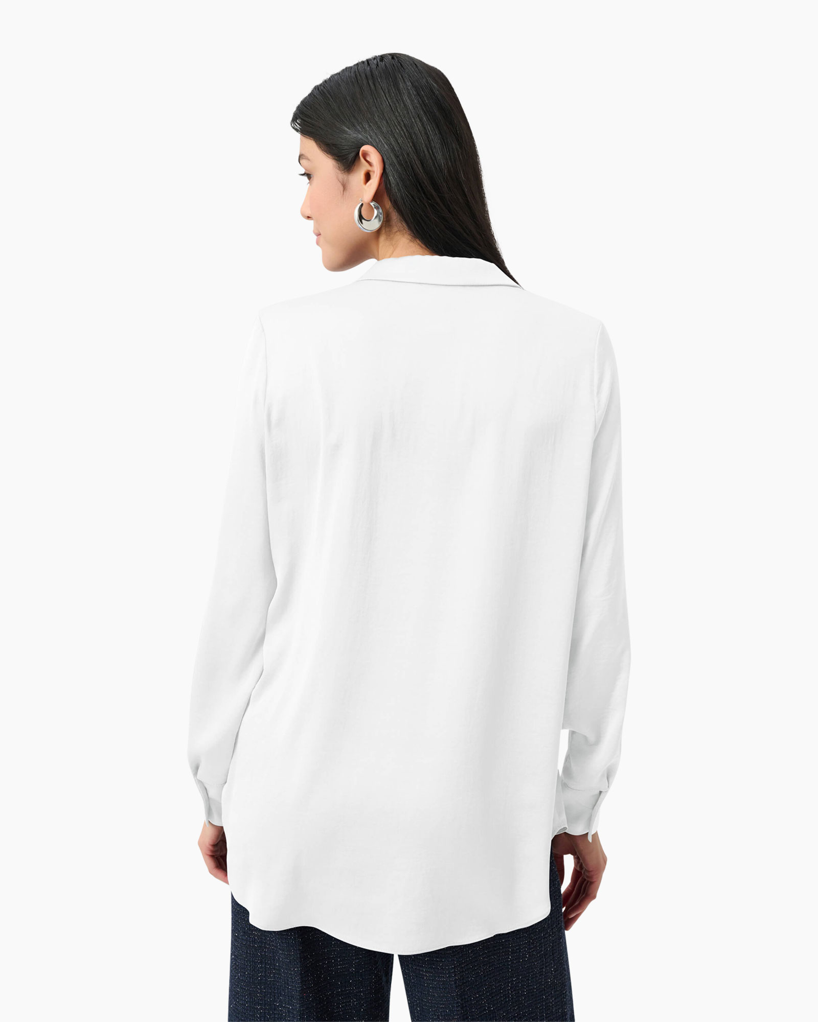 white, blouse, long-sleeve, collar, back view