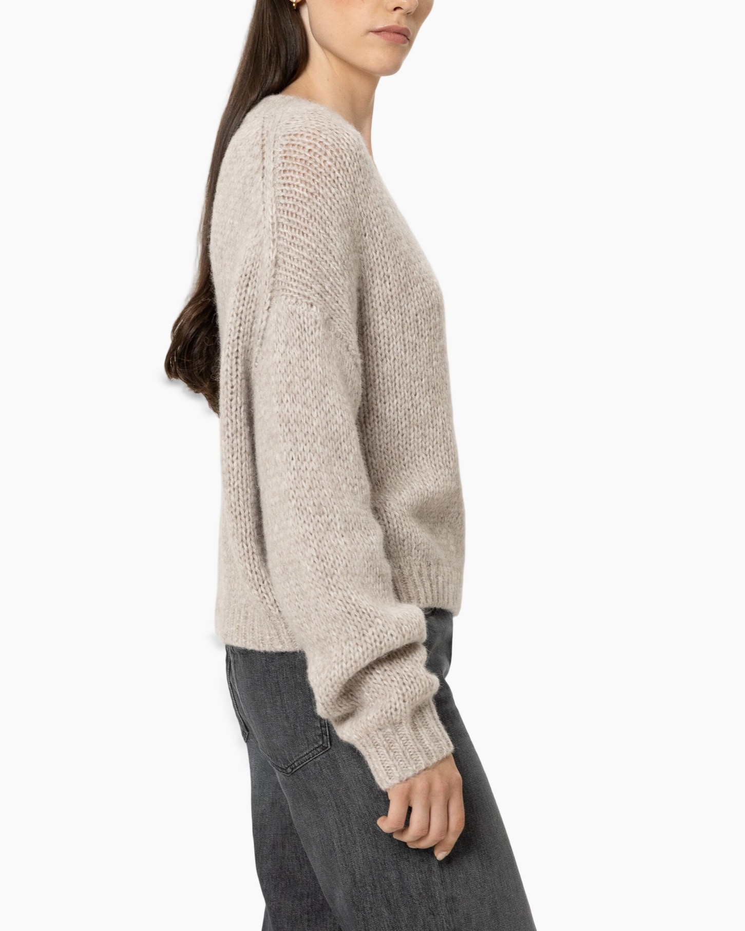 knit sweater, v-neck, beige, chunky knit, long sleeve