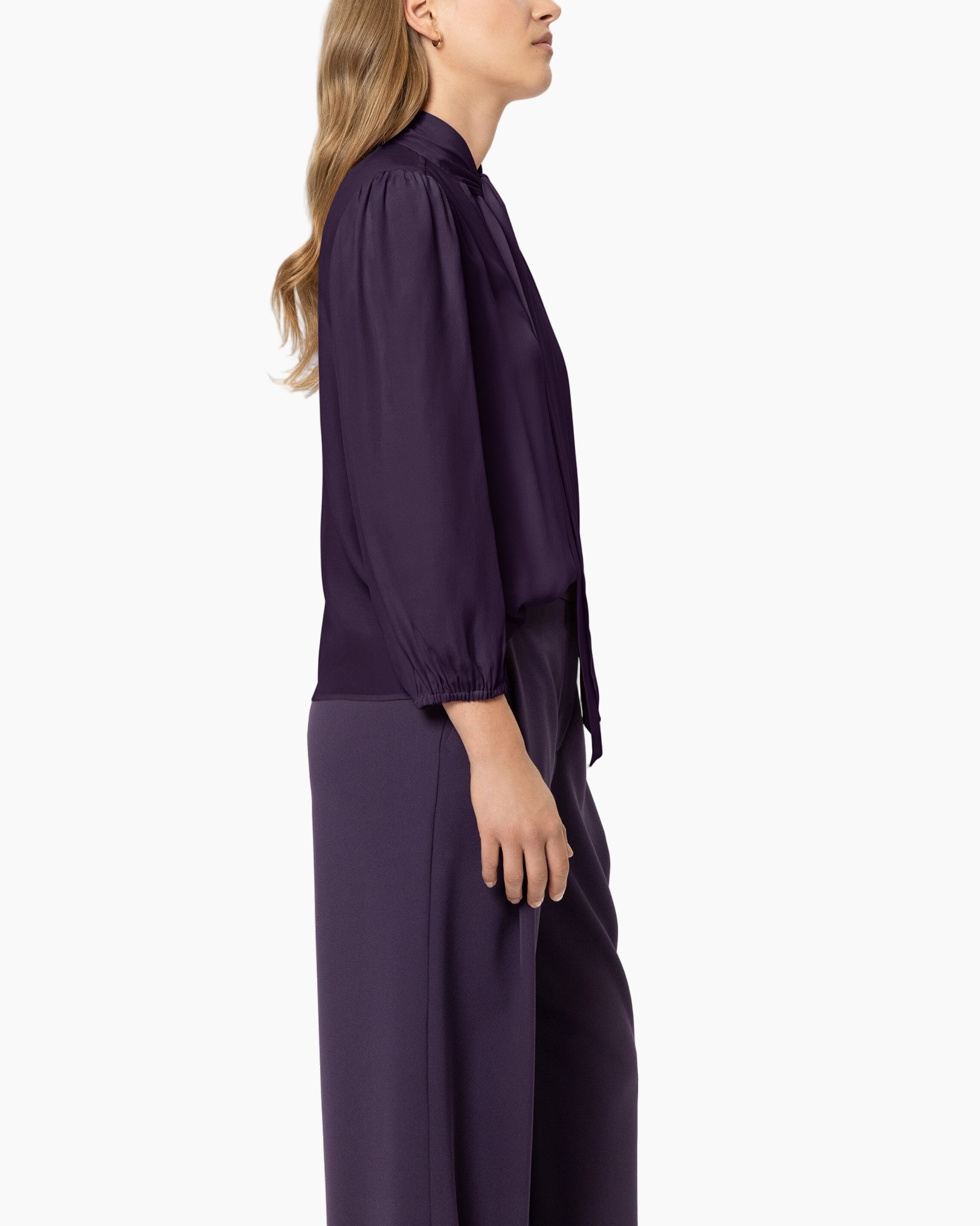 purple blouse, long sleeves, collared neck, silk-like fabric, loose fit