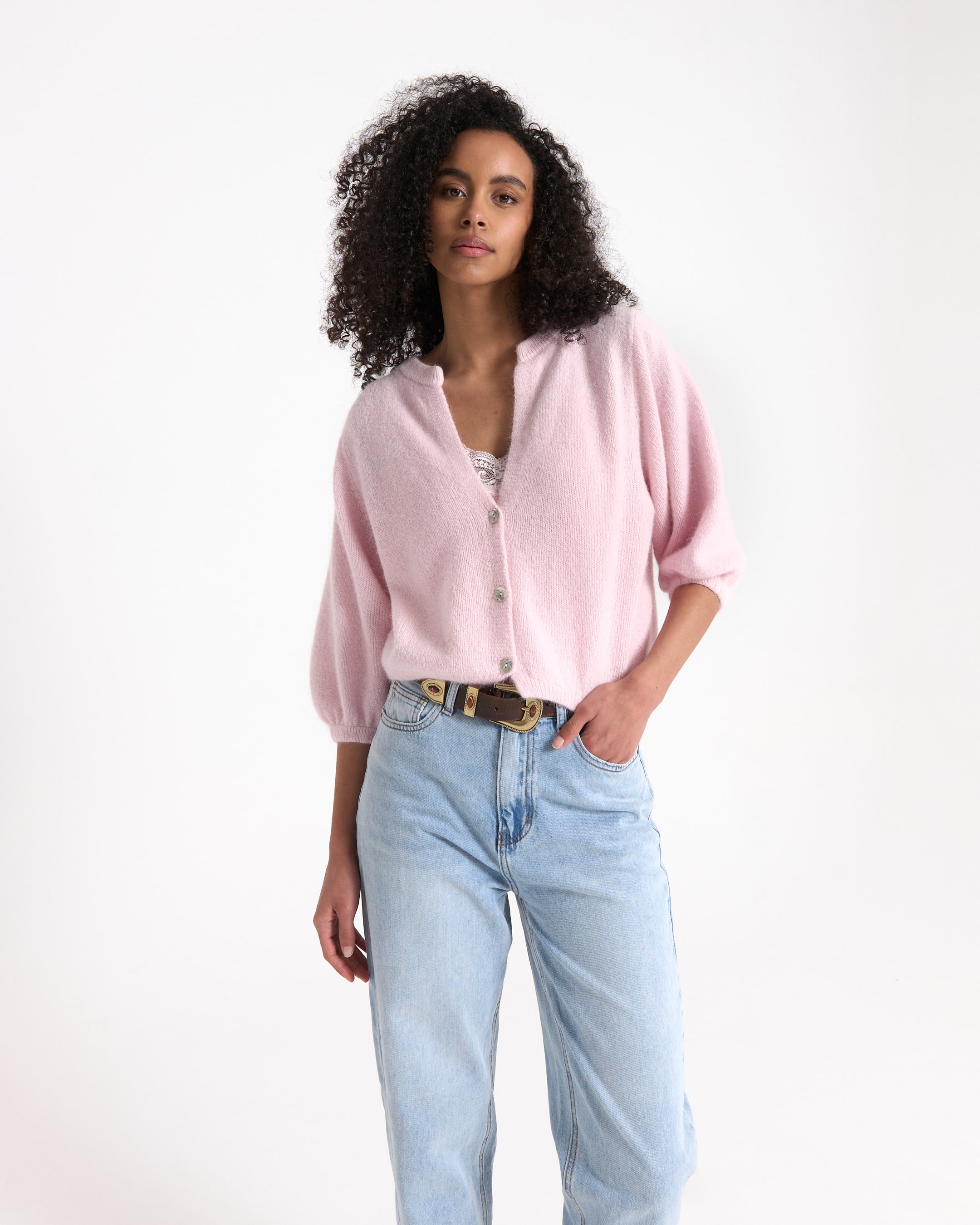 pink cardigan, buttons, soft knit, bubble sleeve, light wash jeans