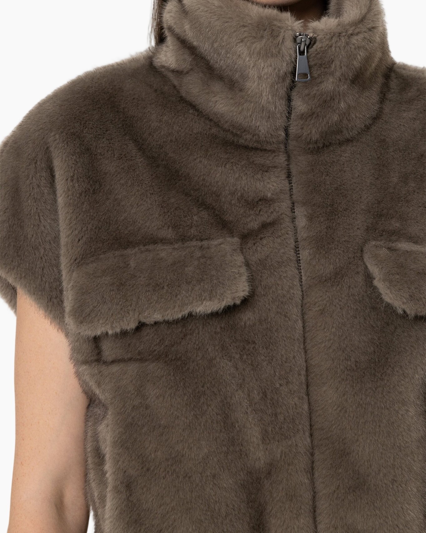 fur, vest, brown, zipper, collar