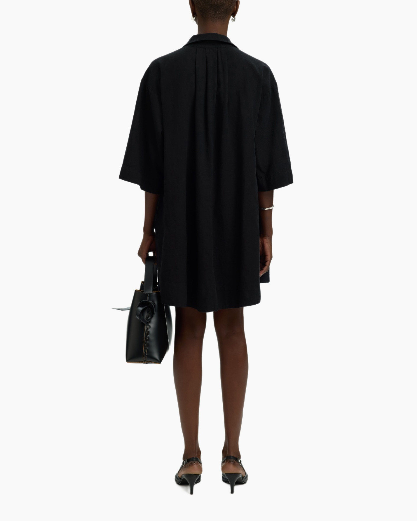 black dress, shift dress, knee-length, wide sleeves, pocketless
