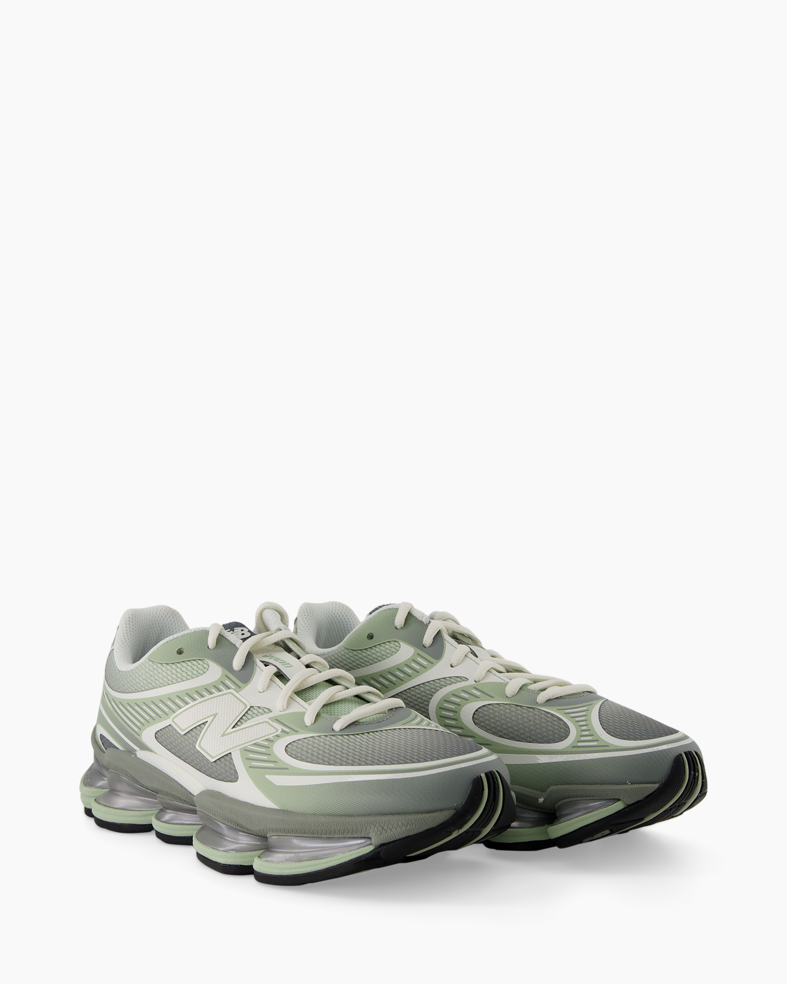 athletic shoe, sneaker, mesh, green, multi-panel