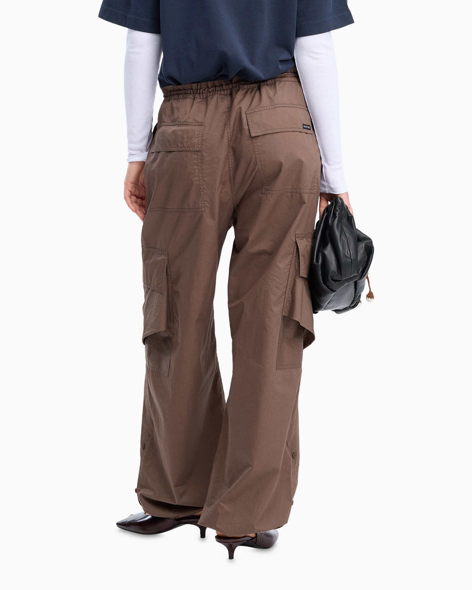 cargo pants, baggy pants, brown, cargo pockets, loose fit