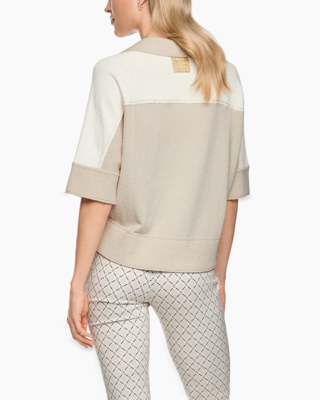pullover, v-neck, knit, beige, three-quarter-sleeve