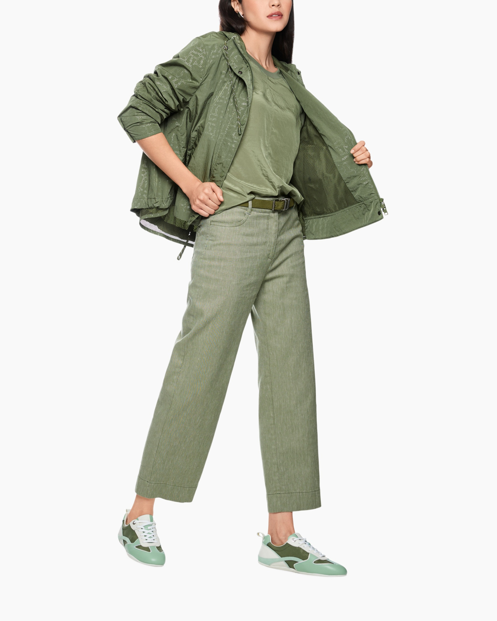 green, outfit, jacket, trousers, sneakers