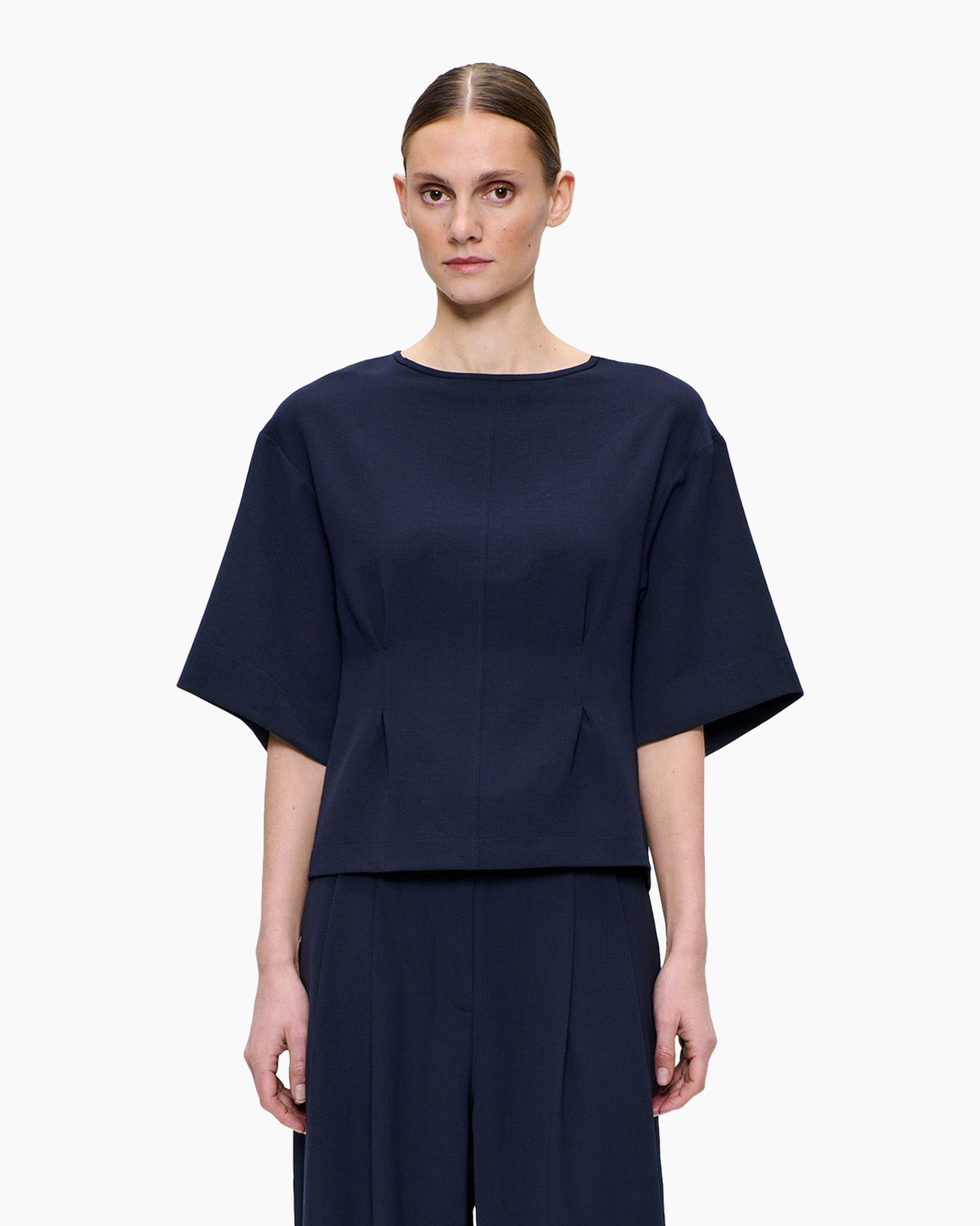 navy top, kimono sleeve, shortsleeve, round neck, solid color
