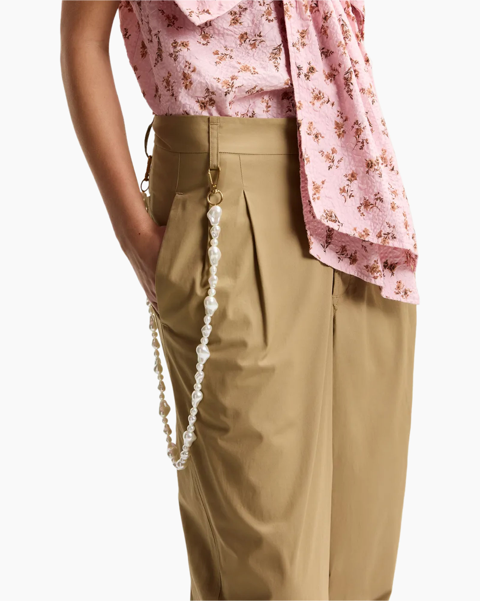 pants, pleated, cargo pockets, beaded chain, khaki