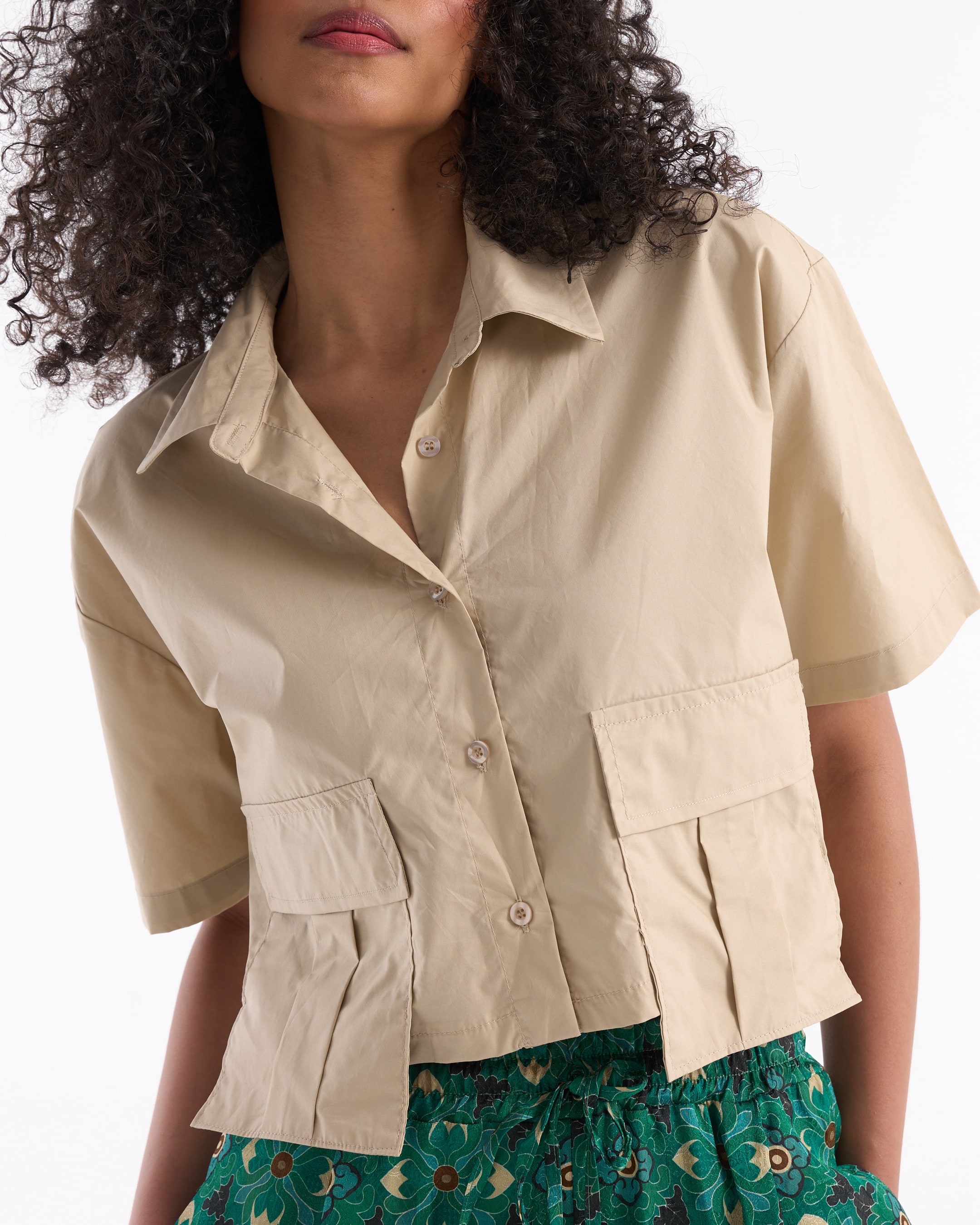 short-sleeve shirt, beige top, button-up, collared shirt, cargo pockets