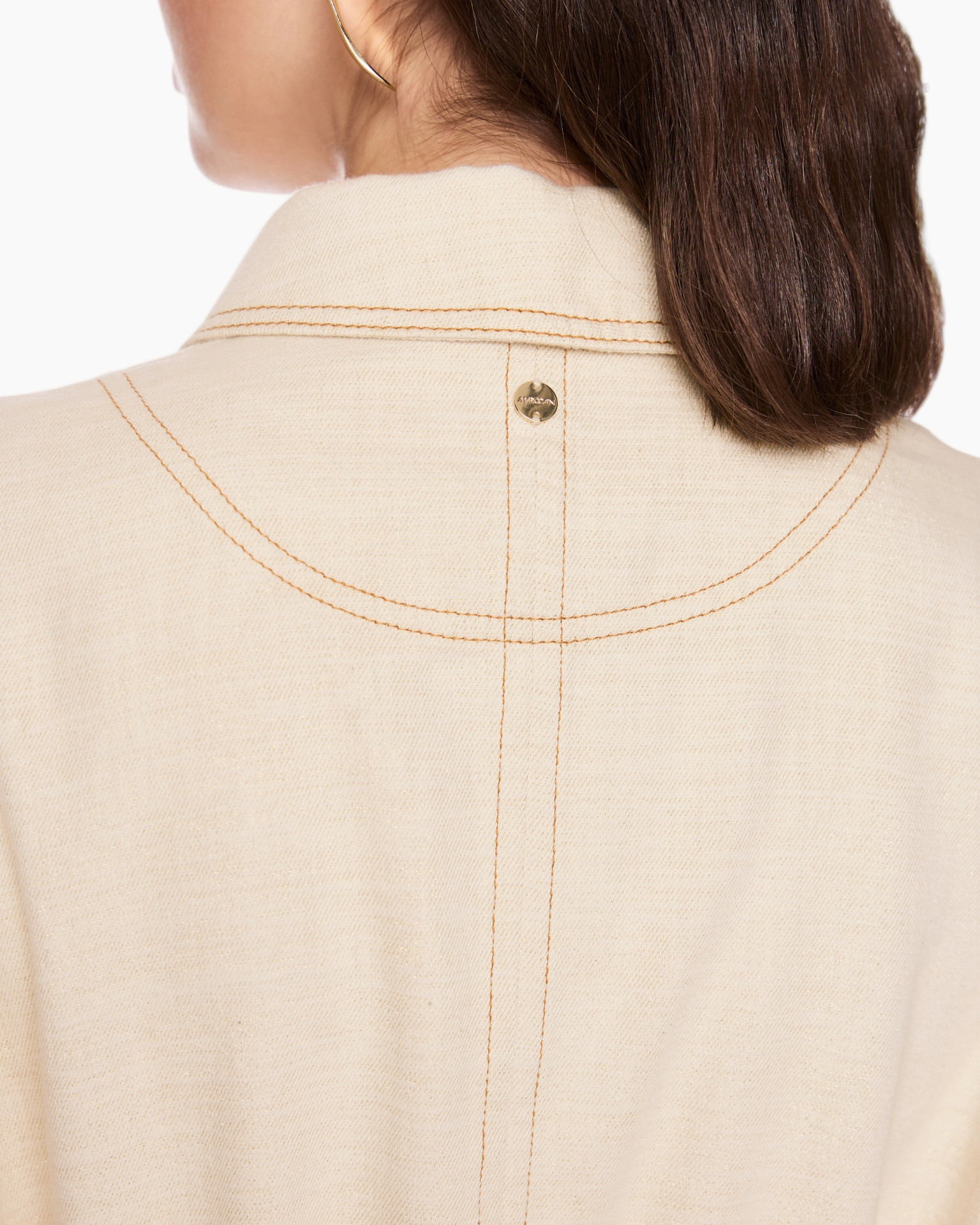 collar seam, top stitching, beige fabric, shirt back, metal snap