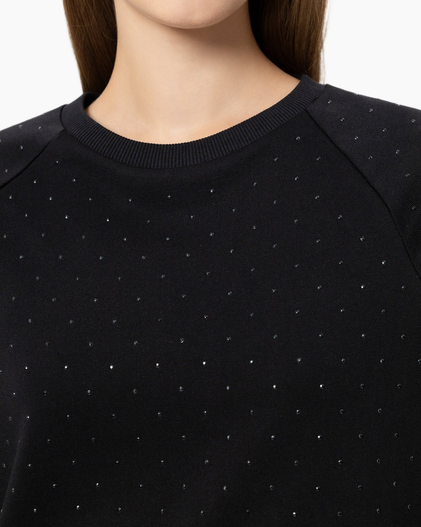 Clothing, T-Shirt, Long Sleeve, Sweater, Person