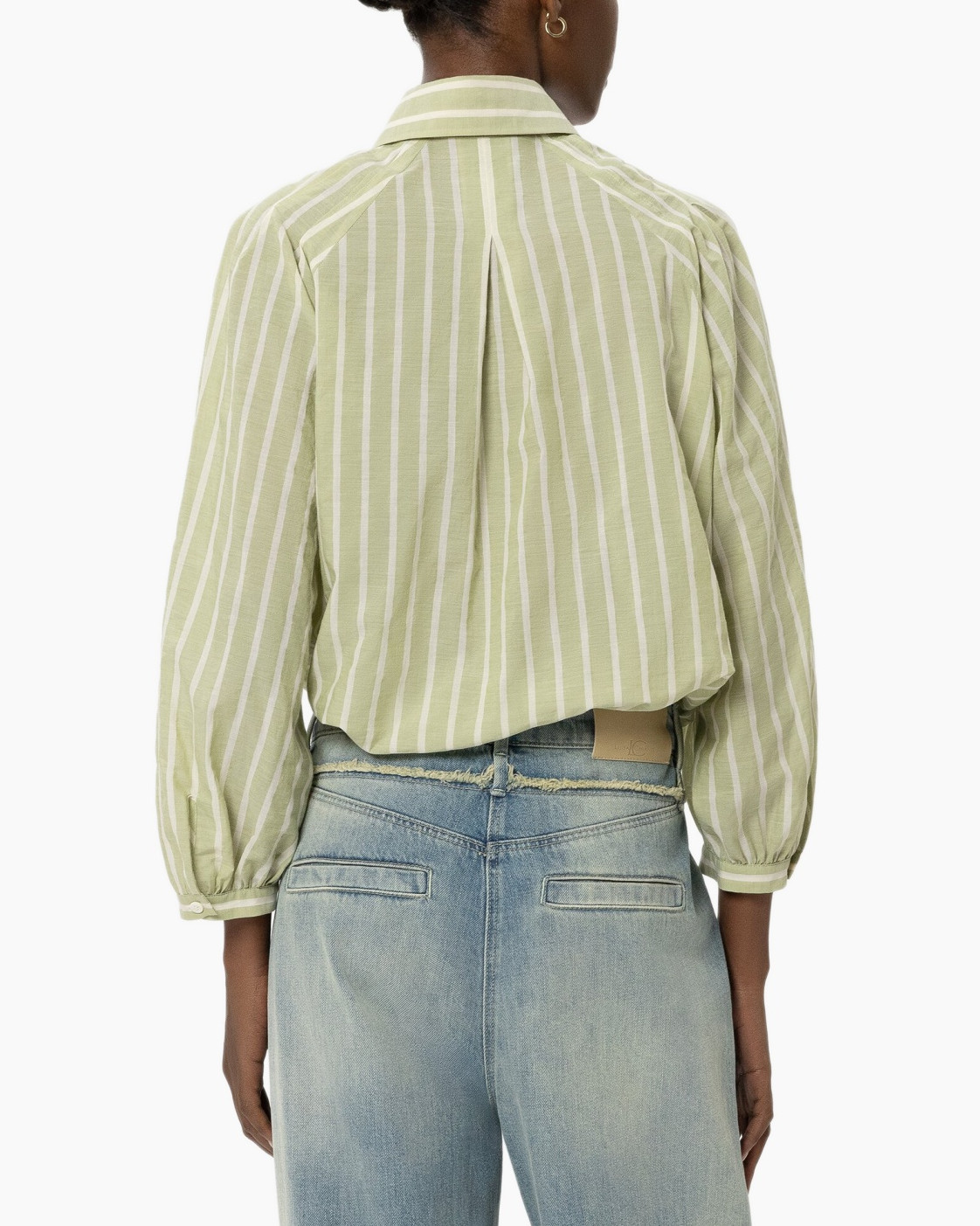 linen shirt, striped shirt, light green, puff sleeve, jeans, shoulder bag