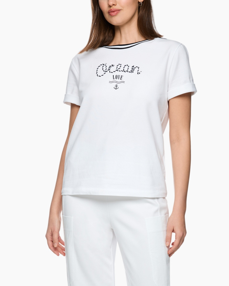 t-shirt, white, short sleeves, crew neck, graphic print