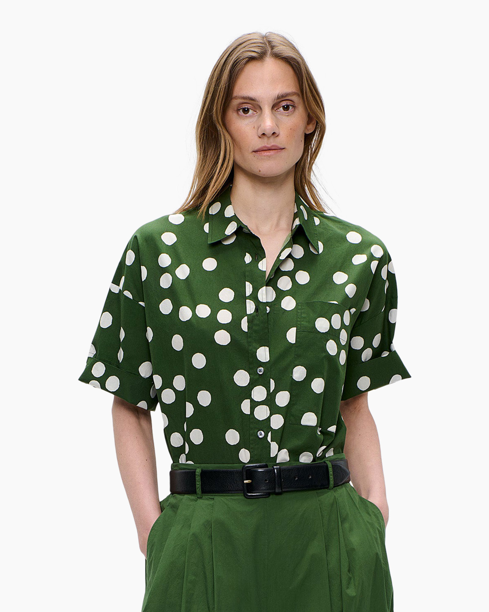 green shirt, polka dot, short sleeve, collared, button-down