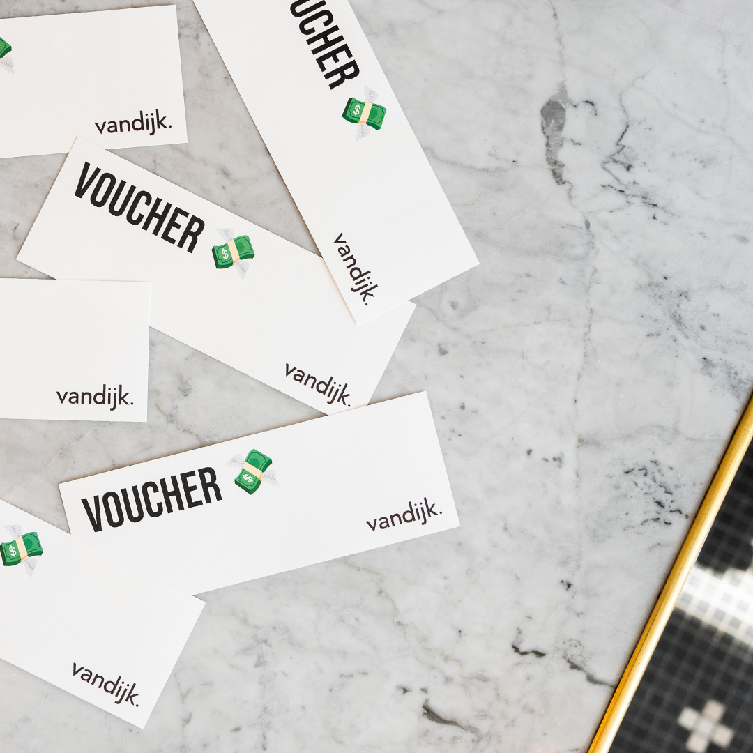 vouchers op tafel