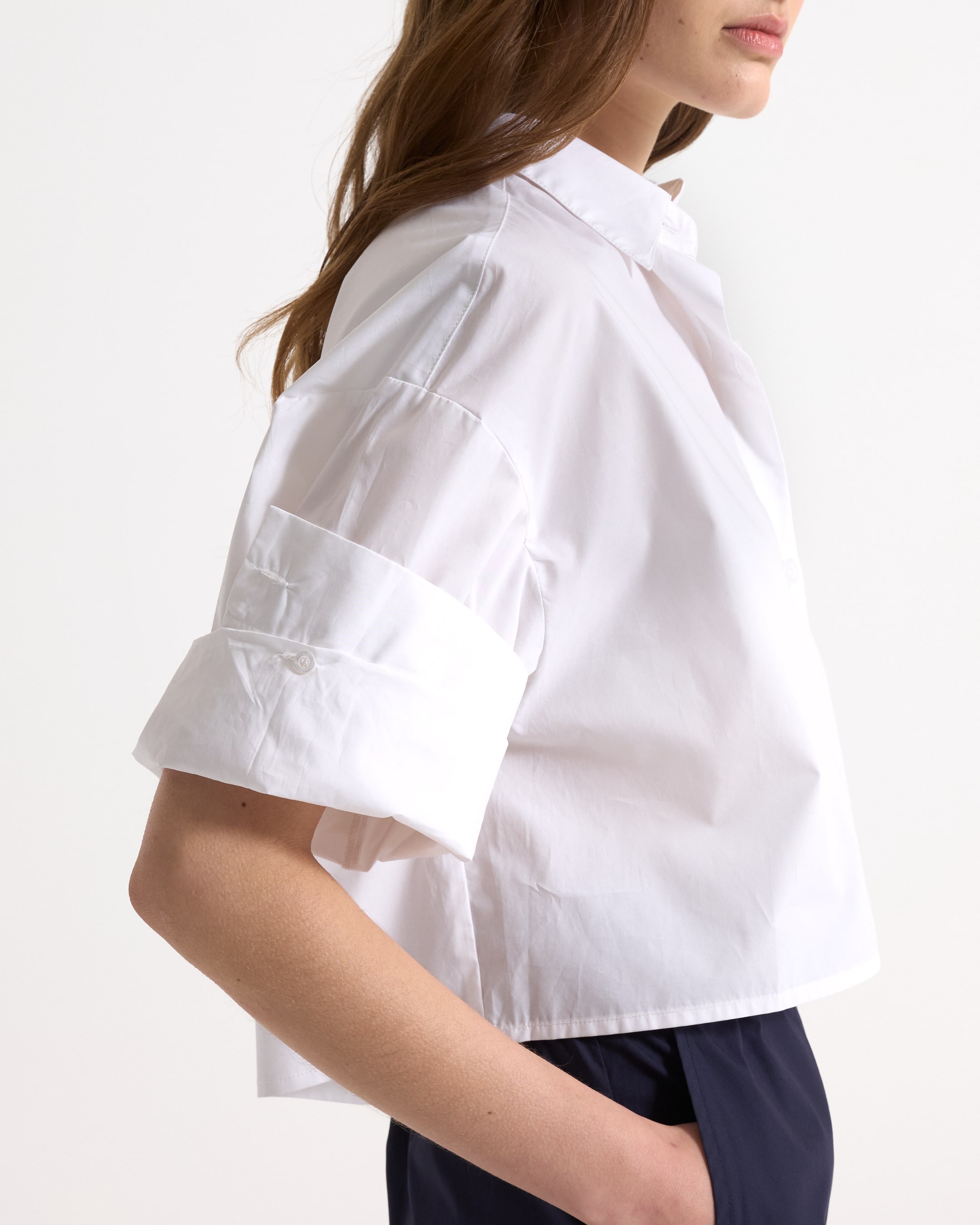 white shirt, short sleeve, collar, loose fit, cotton