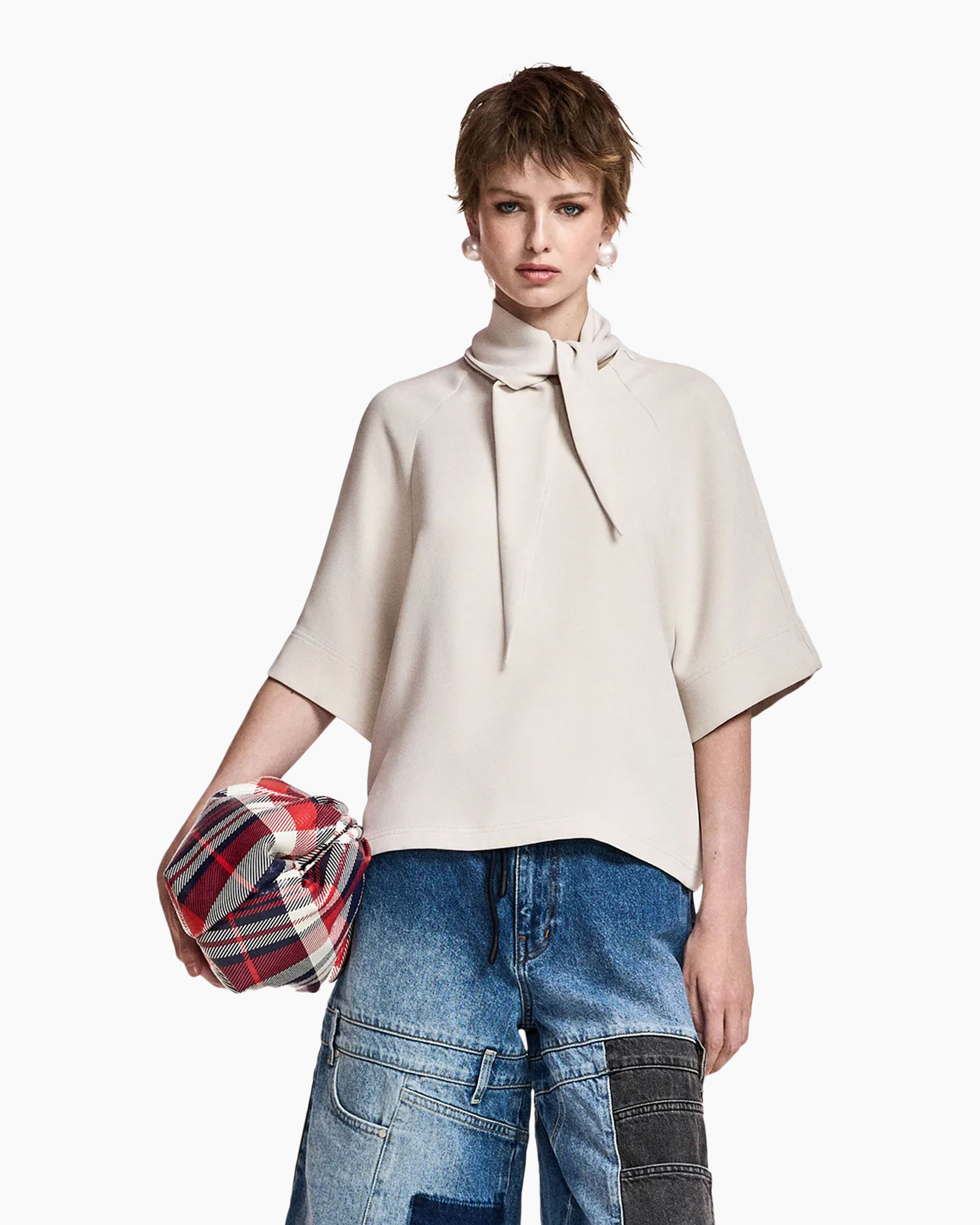 blouse, polo neck, short sleeves, beige, purse