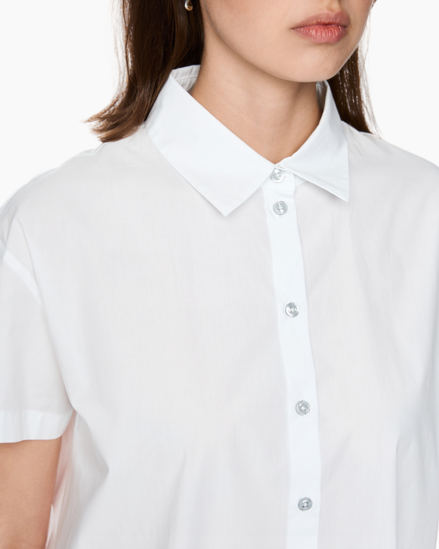 white shirt, collared shirt, short sleeve, button-down, casual fit