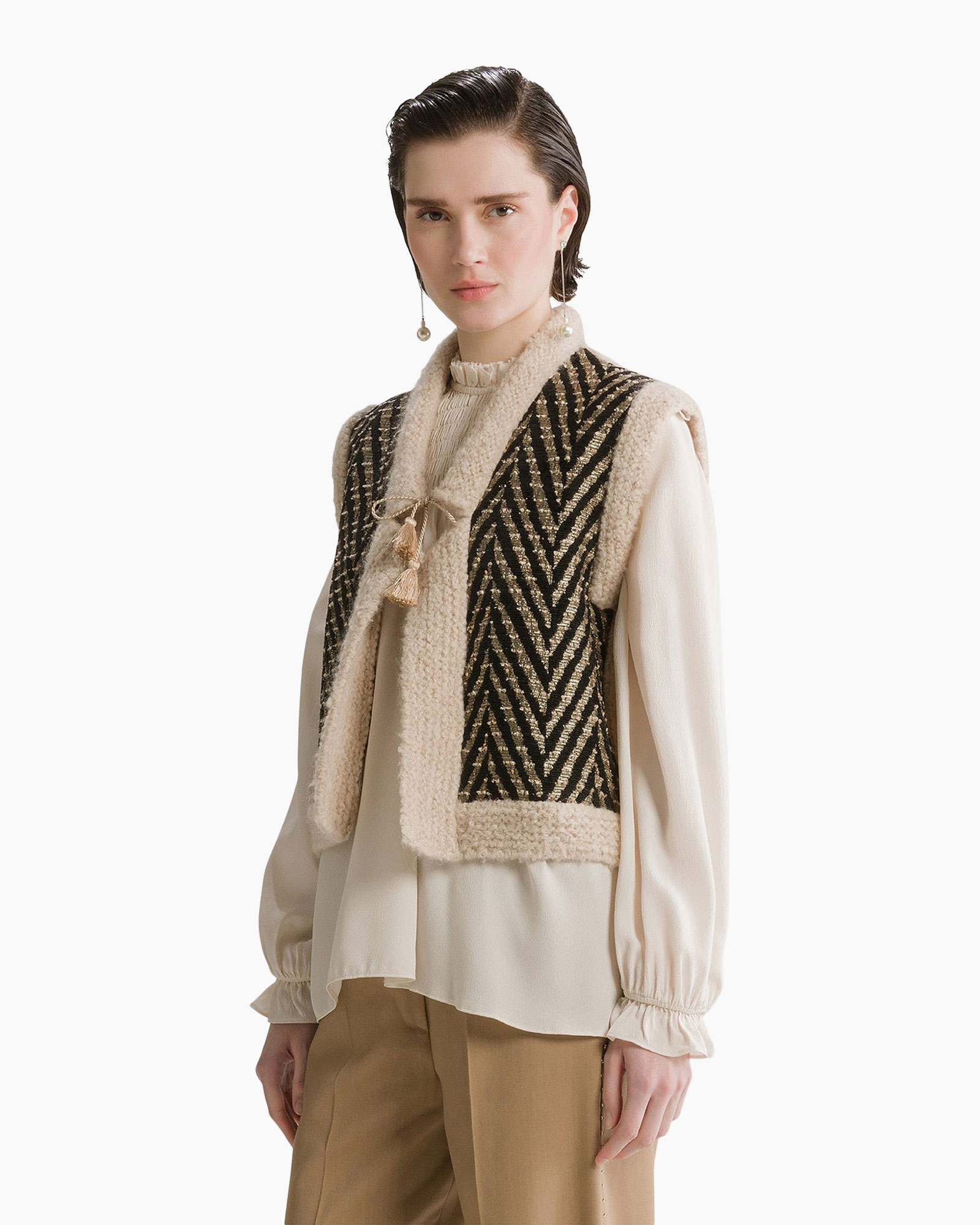 vest, knit vest, zebra pattern, tweed, layered outfit