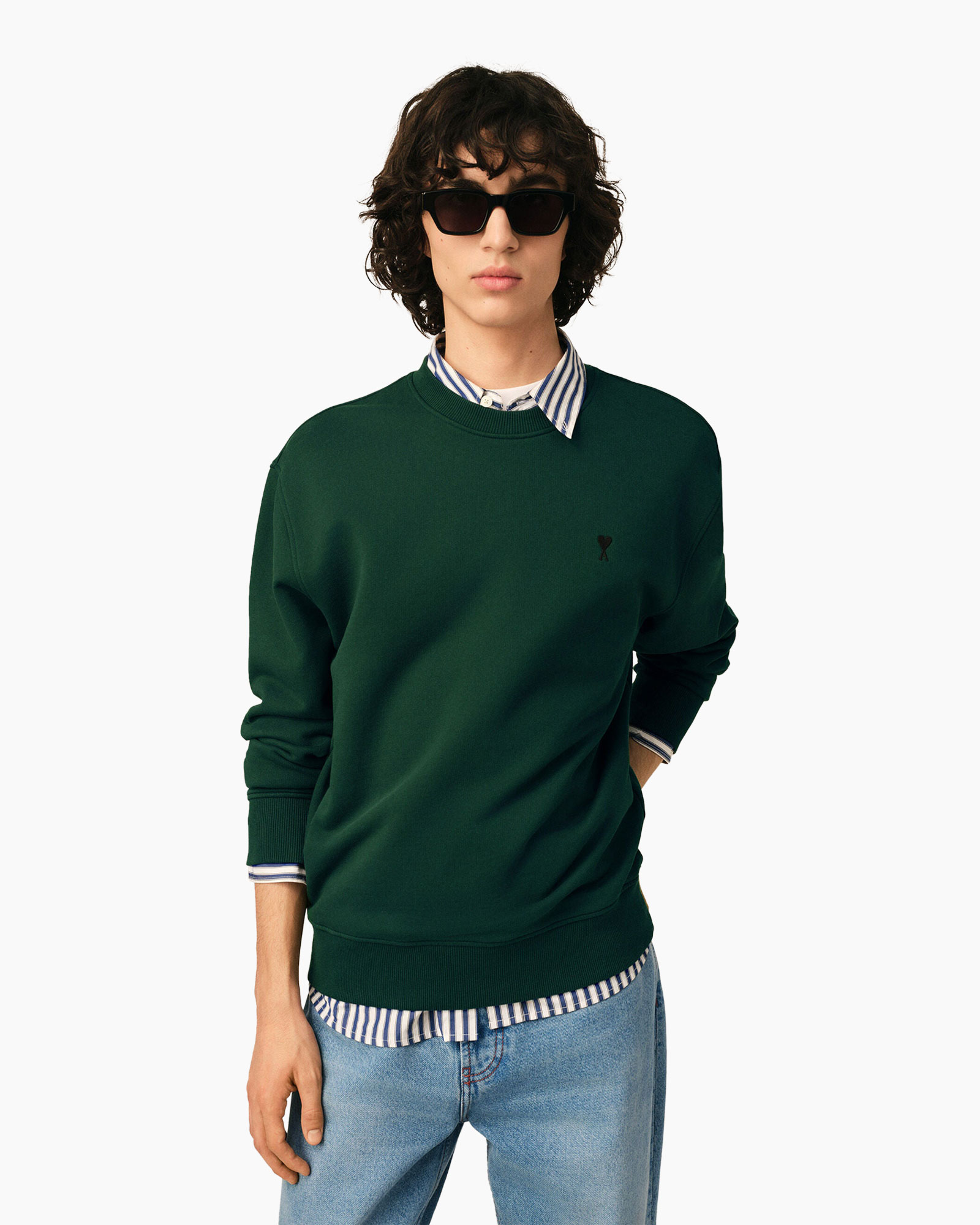 sweatshirt, green, crew neck, long sleeves, logo small