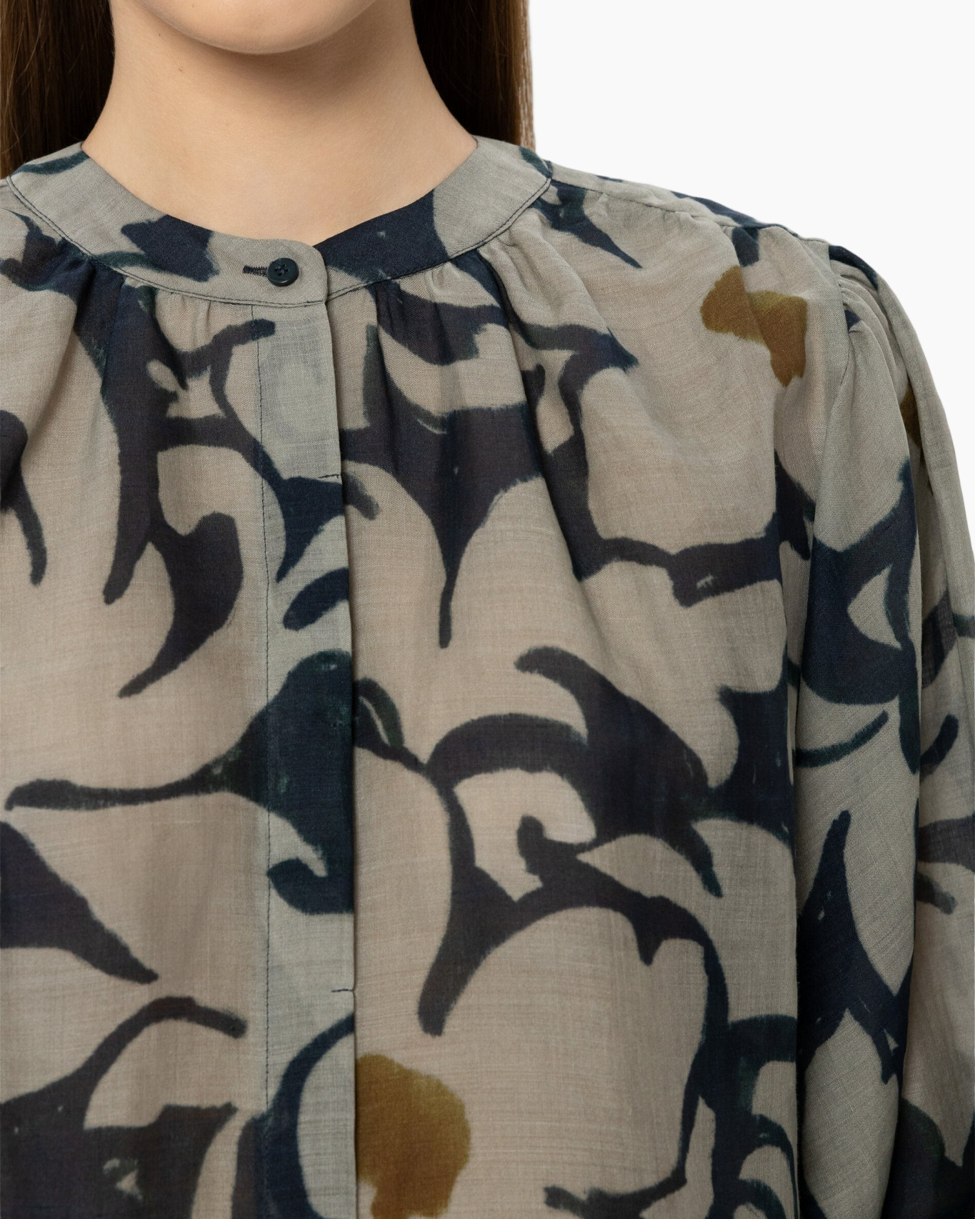 top, blouse, floral pattern, print, round neck