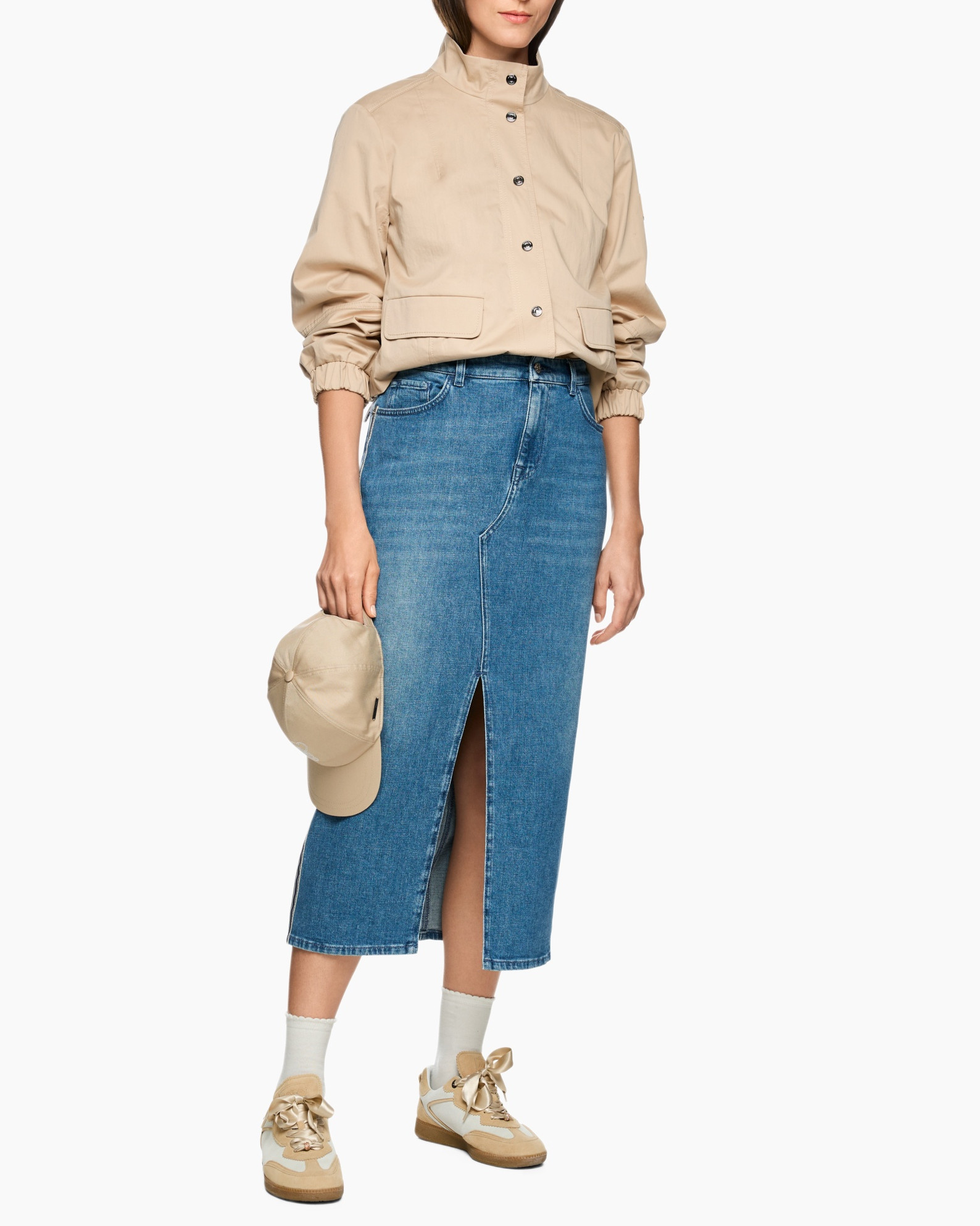 Clothing, Pants, Coat, Footwear, Shoe