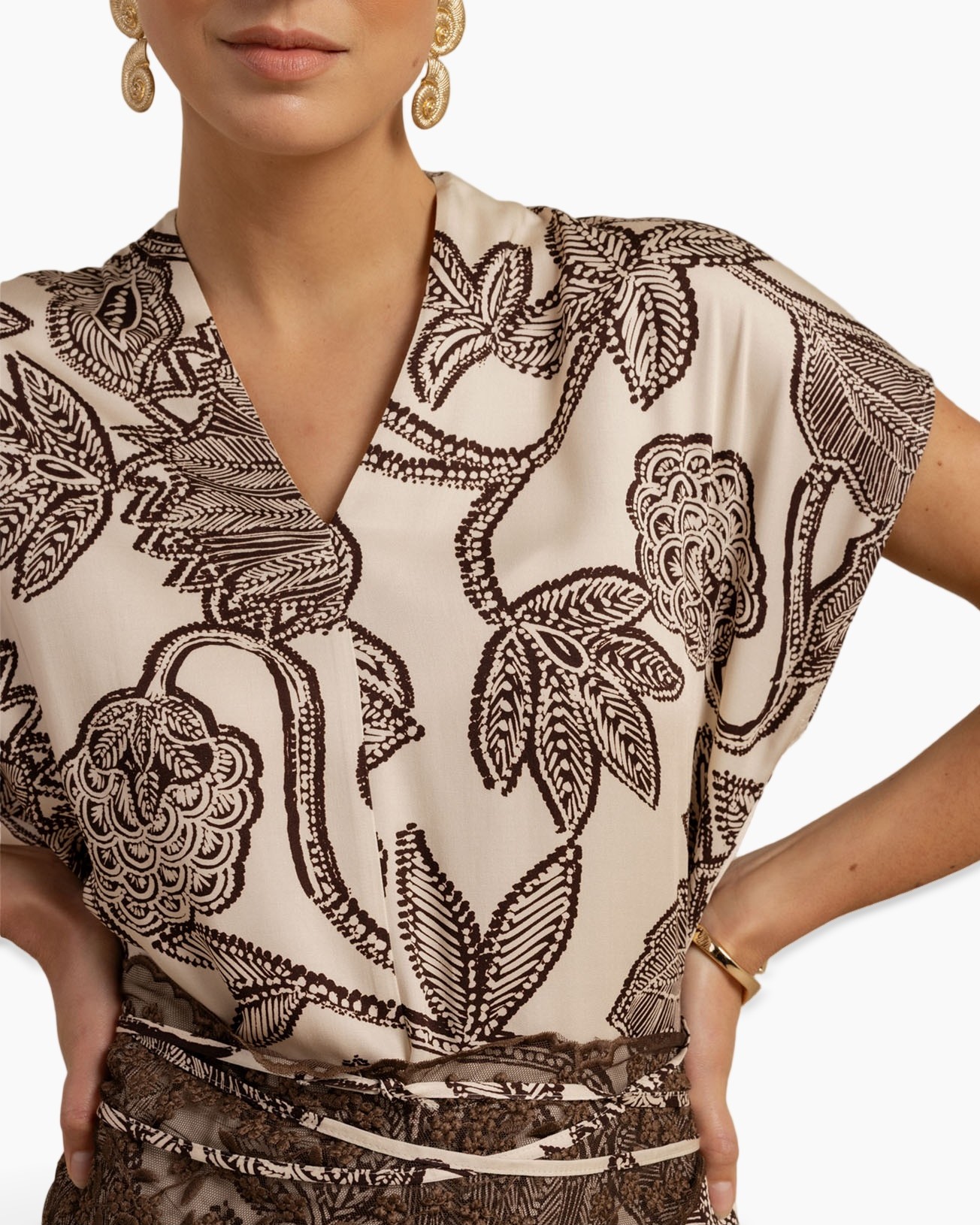 blouse, short sleeve, v-neck, floral pattern, beige color