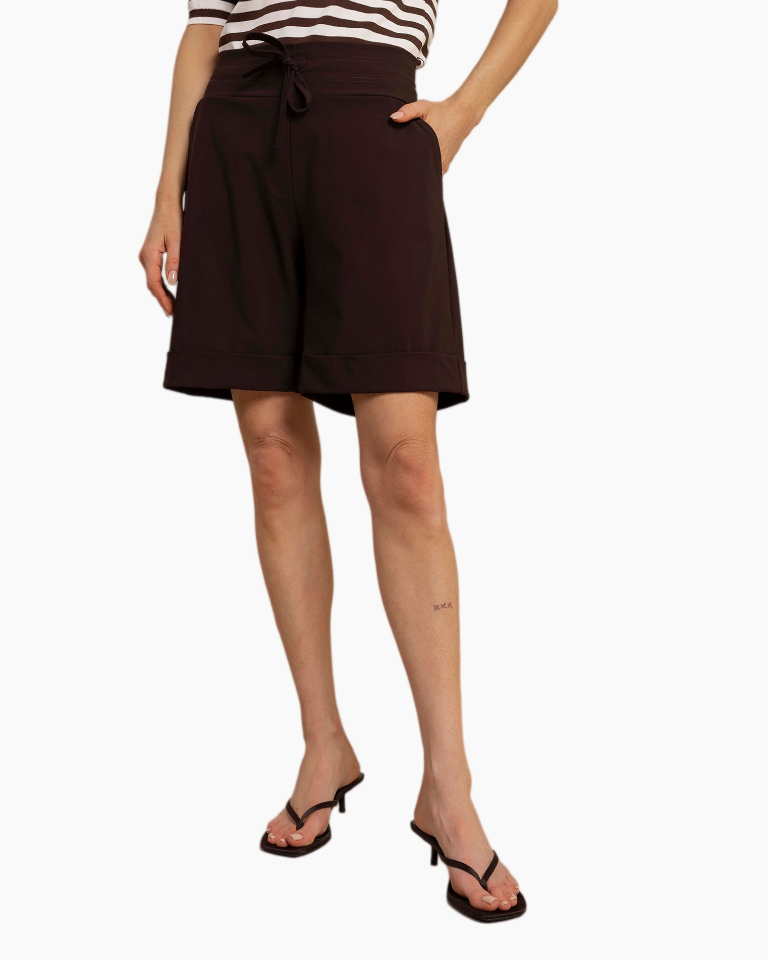 shorts, mid-length, drawstring, burgundy, strap sandals