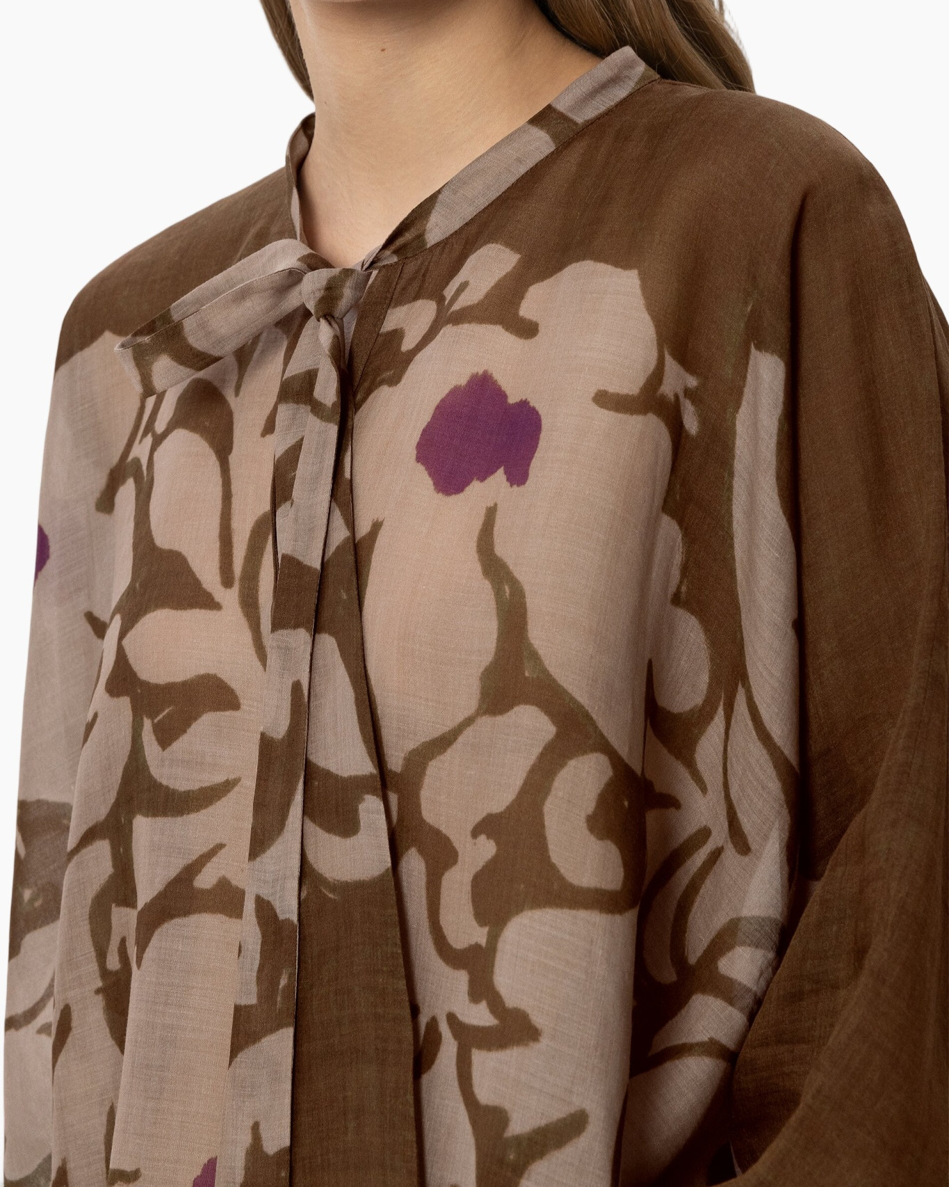 blouse, floral, brown, scarf-like tie, silk-like fabric