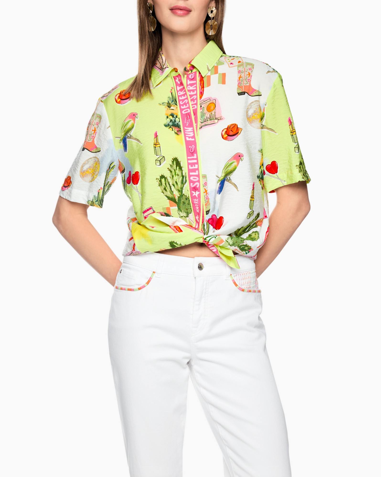 short sleeve shirt, graphic print, knot front, collared shirt, white pants