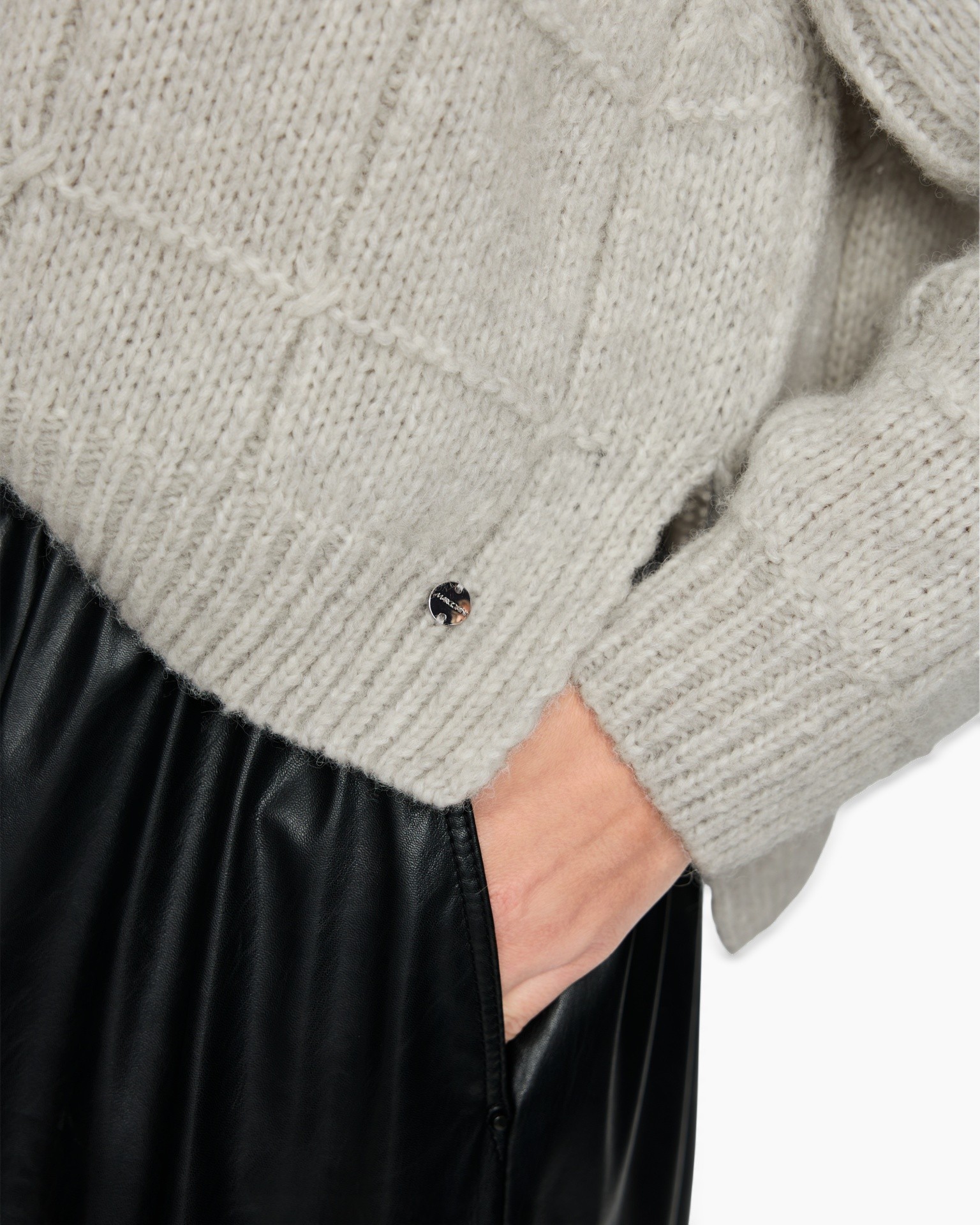 knit sweater, beige sweater, chunky knit, long sleeve, pocket detail