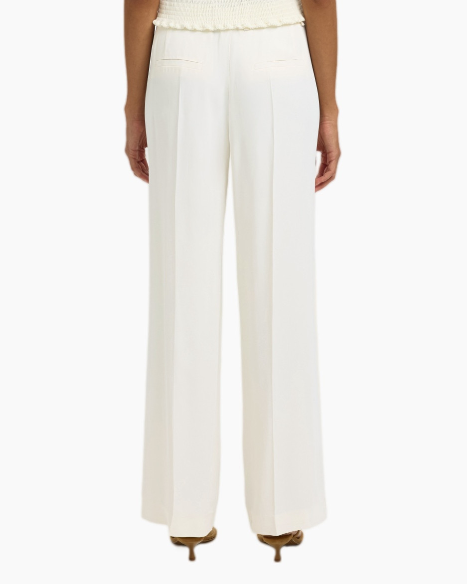 white pants, wide-leg, high-waist, pleated, sandals
