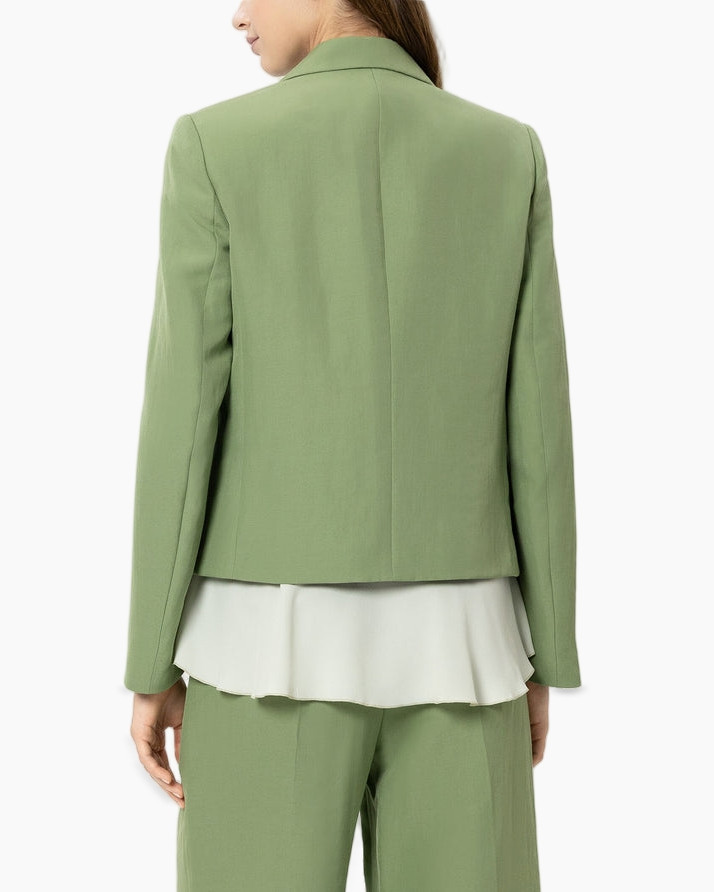 green suit, blazer, notched lapel, two-button, pockets