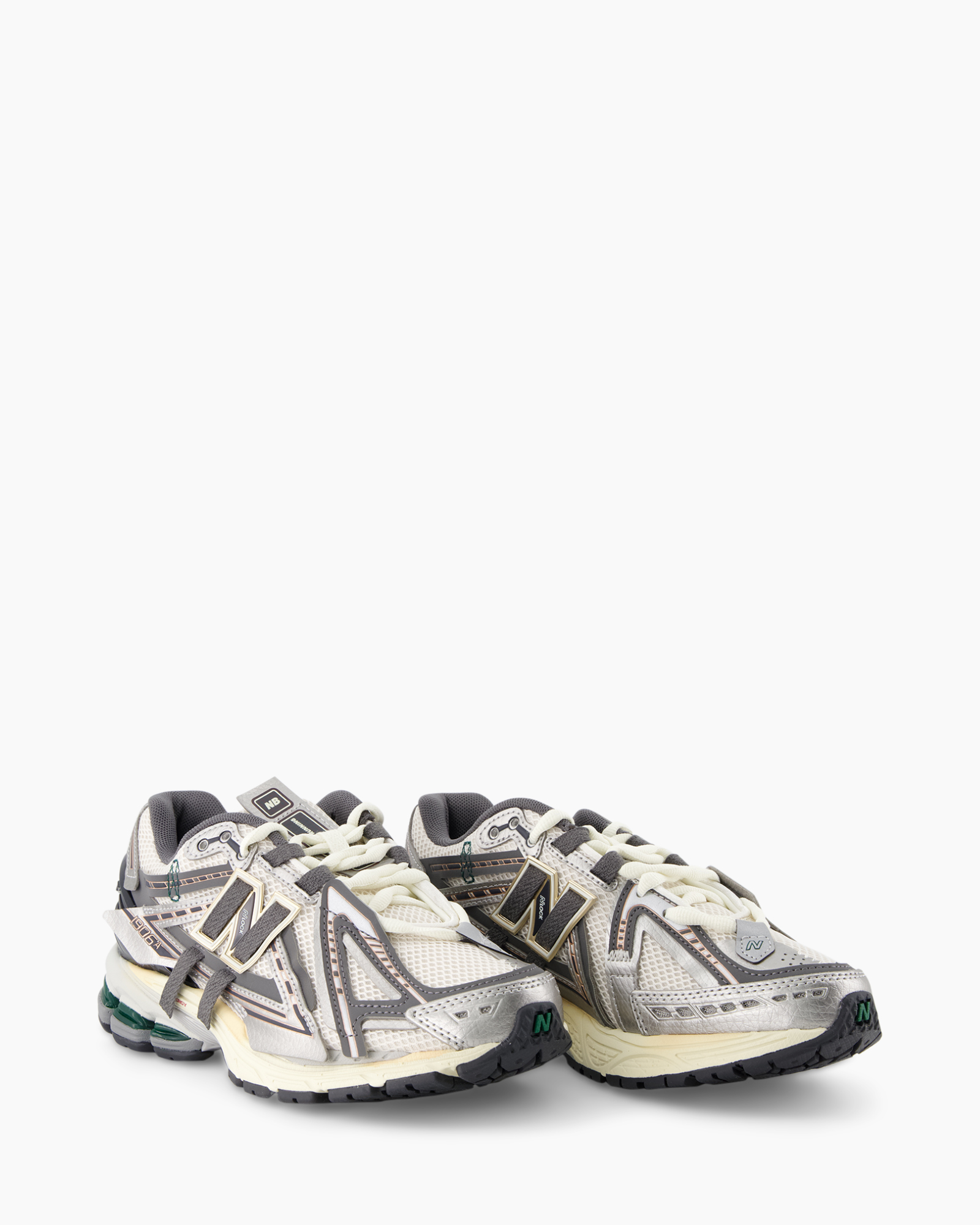 running shoe, mesh upper, gray, white, sneaker