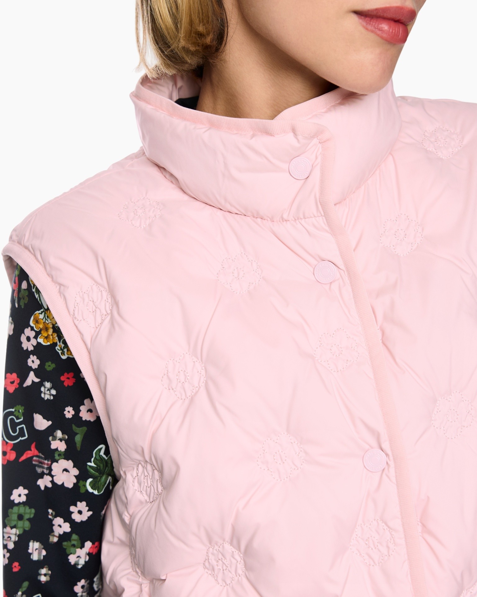 puffer vest, pink, quilting, sleeveless, short collar, puffer vest, pink, collar, quilted, floral accent