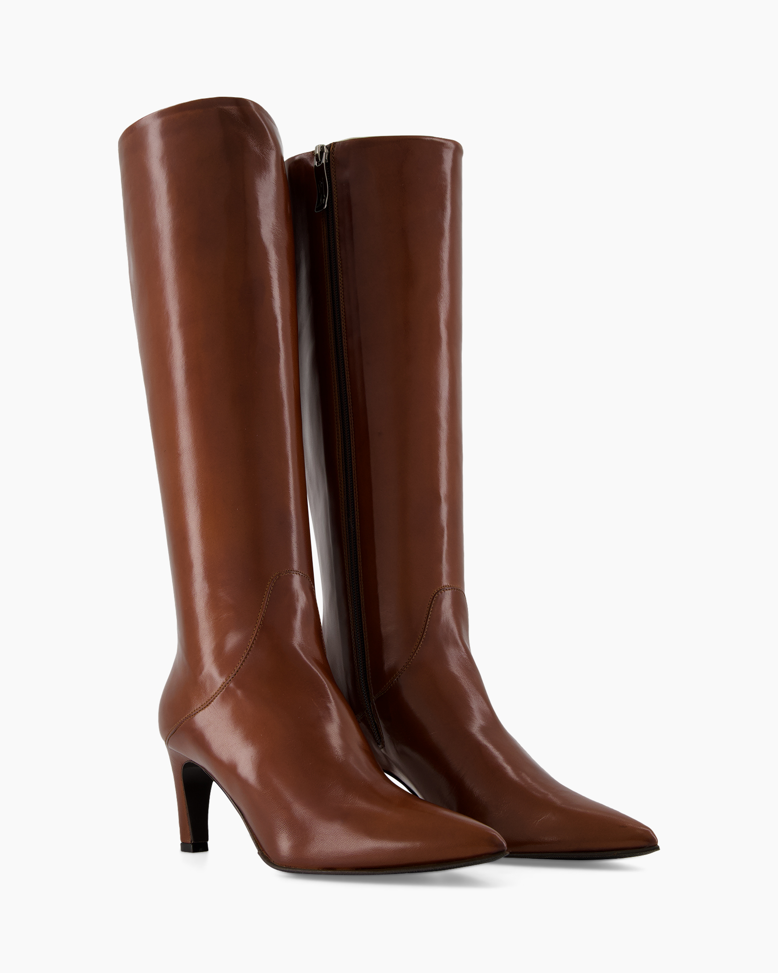 knee-high boot, brown leather, mid heel, rutk boot?, pointed toe